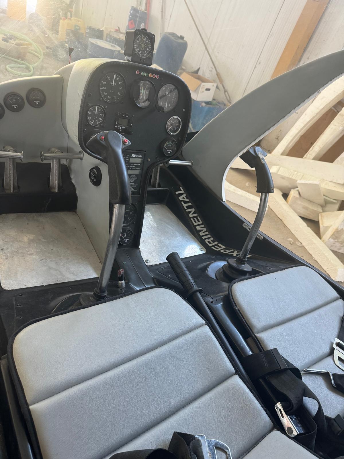 Elicottero Rotorway Exec 162F, photo 2